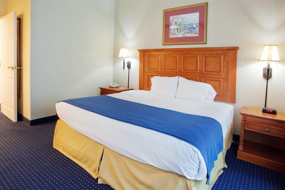 Savannah Gateway Hotel & Suites Georgetown Bilik gambar